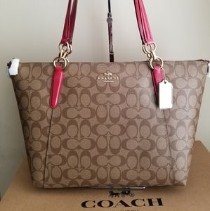 Coach Ava in Signature Canvas Tote Bag